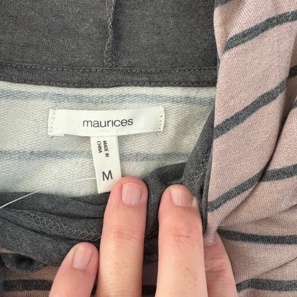 Maurice’s women’s hoodie new with tags size medium - Picture 6 of 8